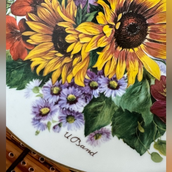 Hutschenreuther Ursula Band vintage floral numbered wall plates x2 1987 & 1988 - Picture 2 of 6